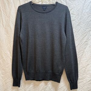 Unisex J. CREW Sweater. Size M.